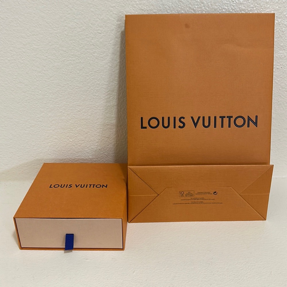 Louis vuitton box for belt and shopping bag